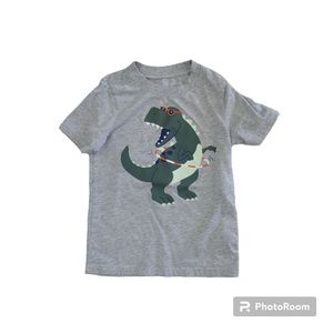 Boys Carter's shirt size 5T